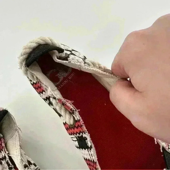 GB Gianni Bini flats size 7.5 multicolored canvas tribal print Espadrilles - Picture 10 of 12